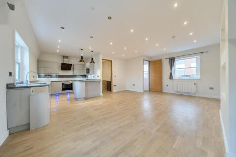 Open Plan Living Room / Kitchen / Dining Room