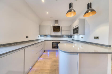 Open Plan Living Room / Kitchen / Dining Room