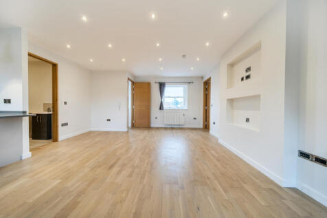 Open Plan Living Room / Kitchen / Dining Room