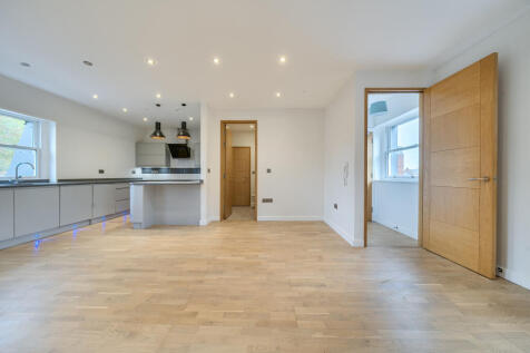 Open Plan Living Room / Kitchen / Dining Room