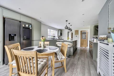 Kitchen / Breakfast Room