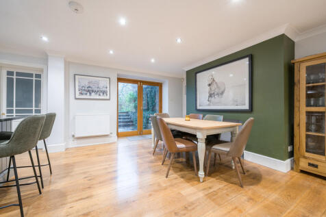 Kitchen / Breakfast Room