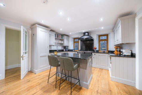 Kitchen / Breakfast Room