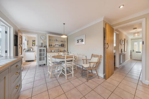 Kitchen / Breakfast Room