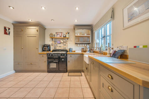 Kitchen / Breakfast Room