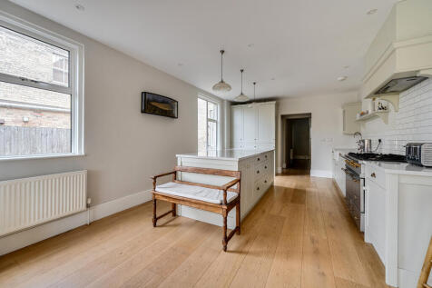 Kitchen / Breakfast Room