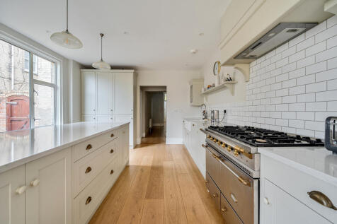 Kitchen / Breakfast Room