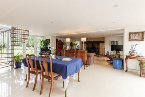 8304027-interior12.JPG