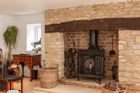 8304027-interior15.JPG