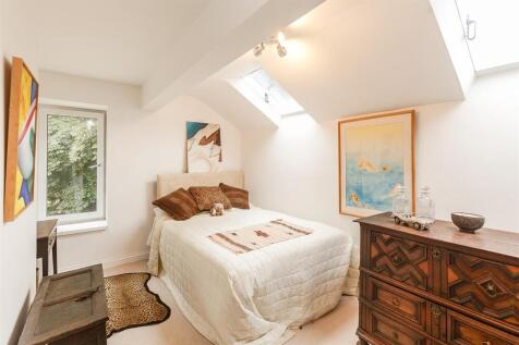 8304027-interior18.JPG
