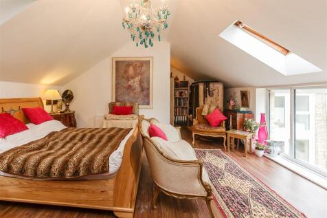 8304027-interior25.JPG