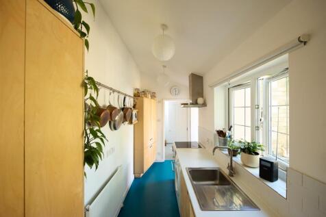 Kitchen 02 copy.jpg