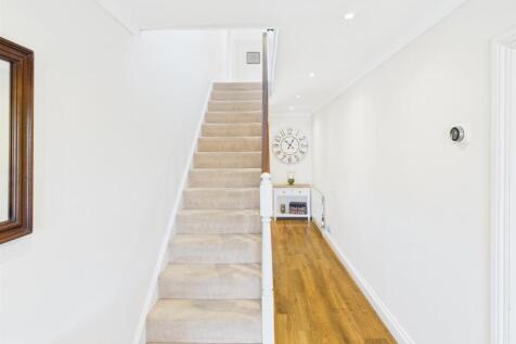Hallway 1.jpg