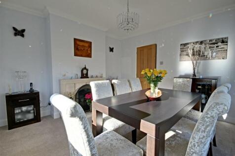 Bedroom 4/ Dining Room