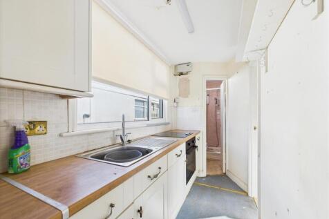 Living Room/Kitchen