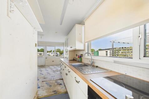 Living Room/Kitchen