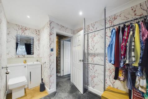 Dressing Room / En-Suite WC