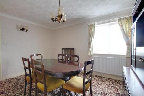 Bedroom 2/Dining Room