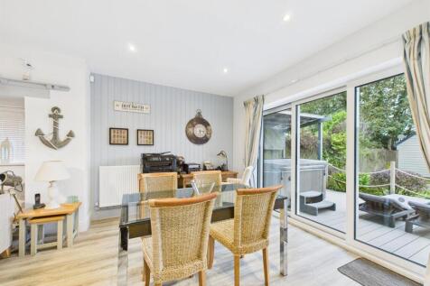Open Plan Living/Dining Area