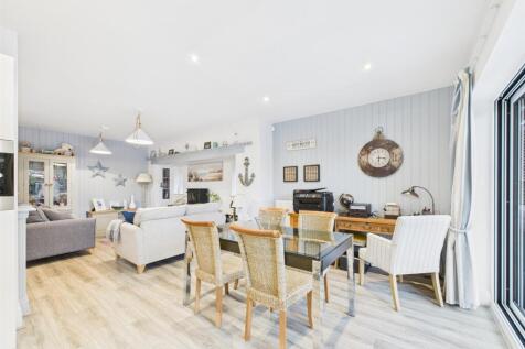 Open Plan Living/Dining Area