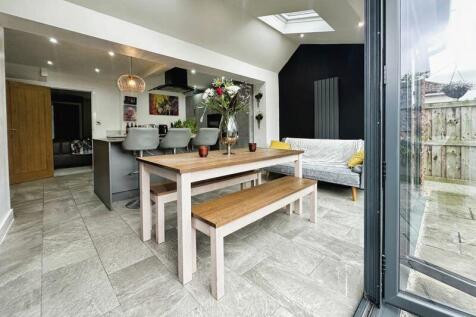 Kitchen/Bi Fold
