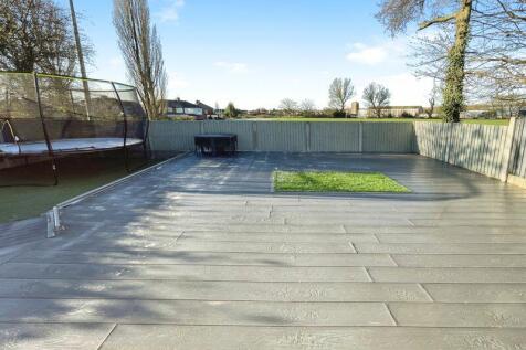 Rear Decking Area