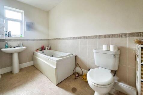 Master En Suite 1