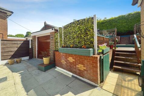 Garden/Garage