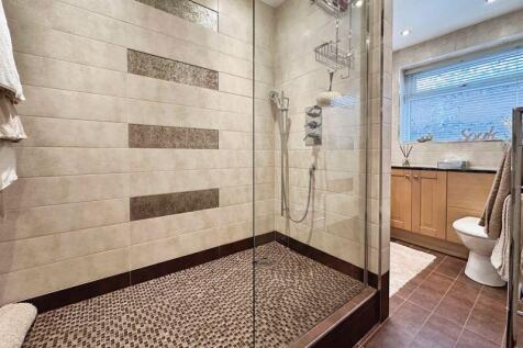 Main Shower Room
