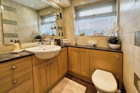 Main Shower Room