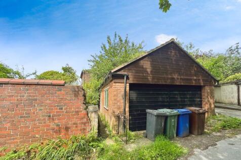 Detached Garage 