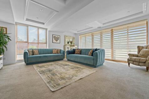 9 Green Bank, Han...