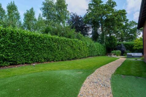 9 Green Bank, Han...