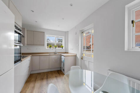 18 Gresford Avenu...