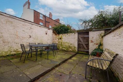 18 Gresford Avenu...