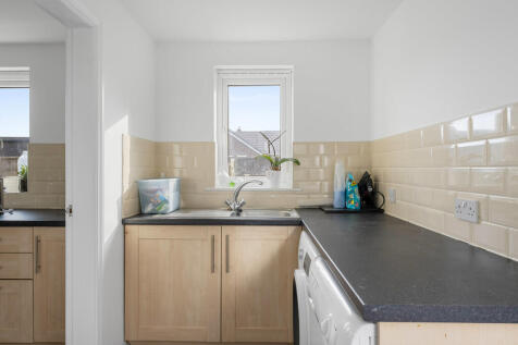 Hurlestone Close,...