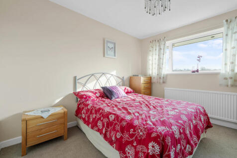 Hurlestone Close,...