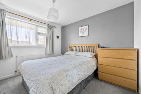 Tintern Avenue, U...