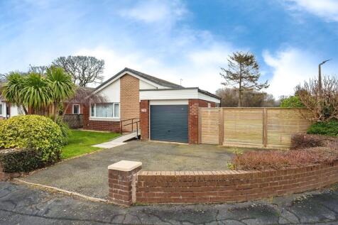 Fairholme Close, ...
