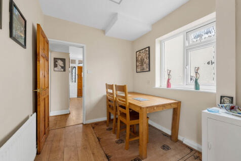 5 Kingsway, Newto...