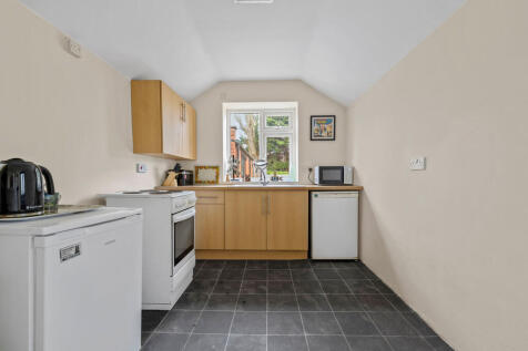 5 Kingsway, Newto...