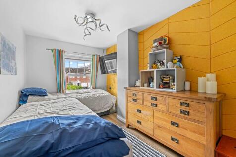23 Broadmead, CH3...