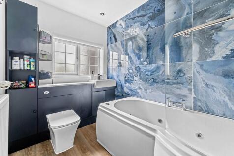 23 Broadmead, CH3...