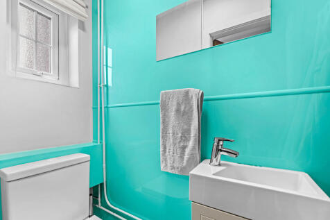 23 Broadmead, CH3...