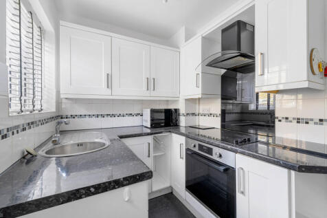 57 Queens Cres, U...