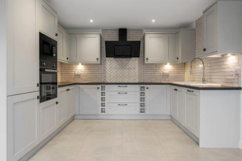 15 Hayes Park, Ch...