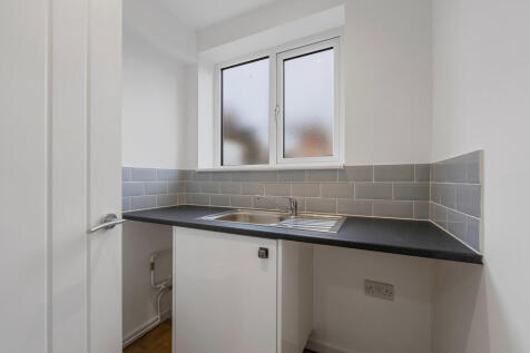 15 Hayes Park, Ch...