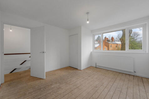 15 Hayes Park, Ch...