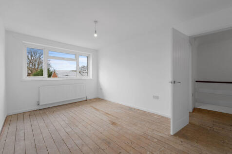 15 Hayes Park, Ch...