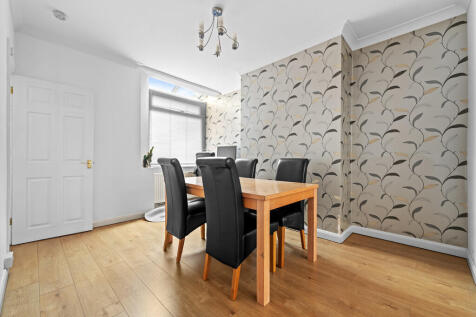 19 Prescot Street...